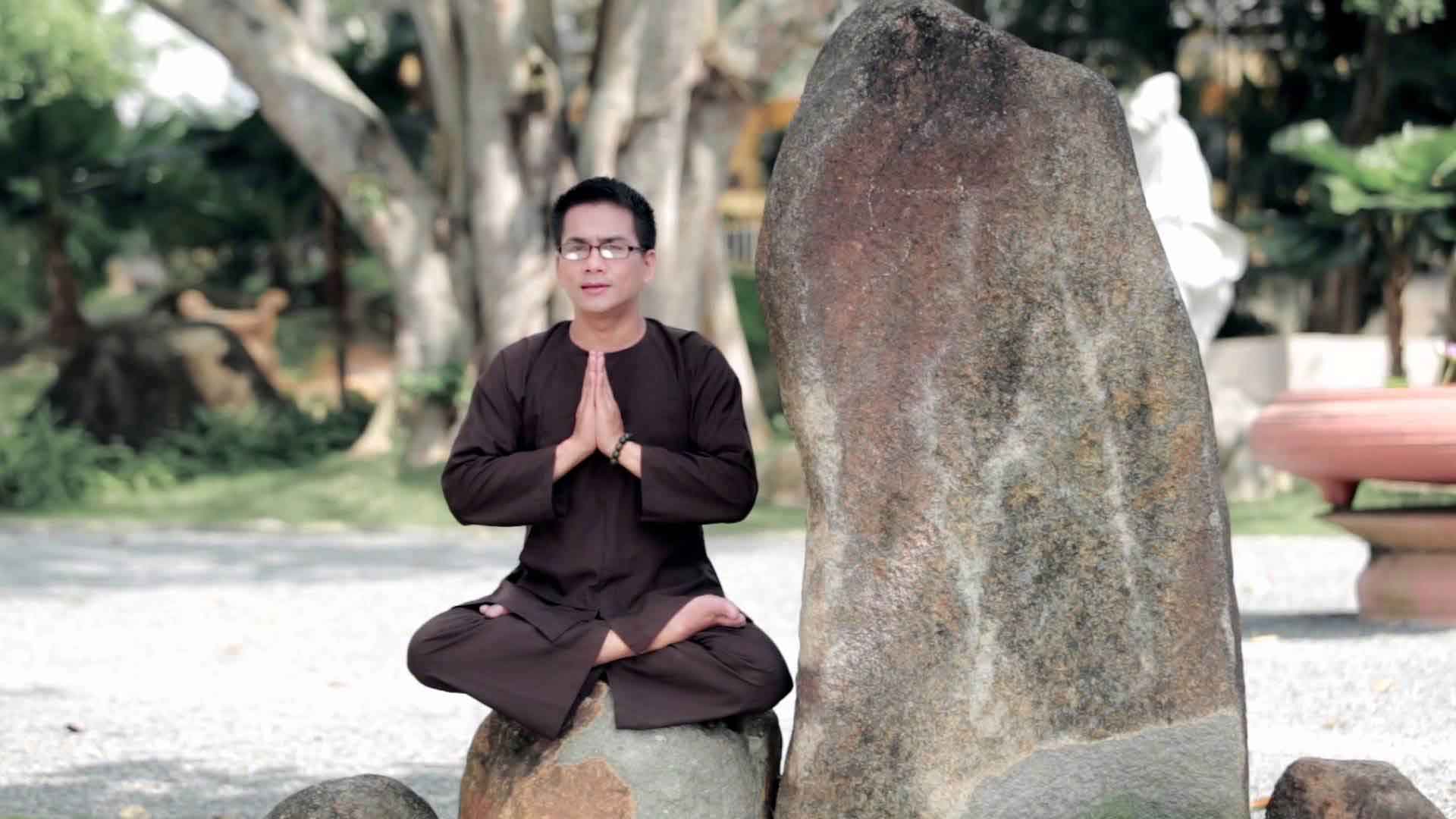 Chấp Tay Lạy Phật Dược Sư